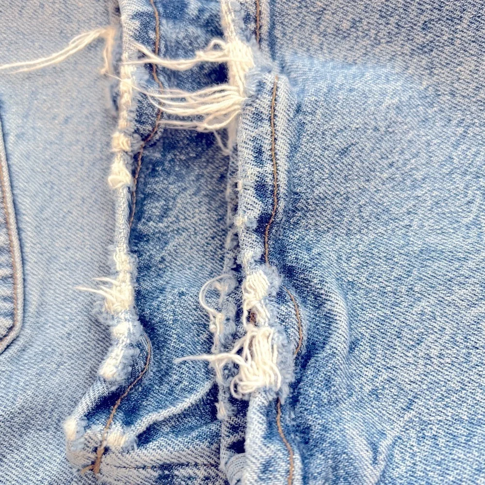 AGOLDE Riley Long High Rise Slim Straight Light Medium Blue Button Fly Size 27 - Picture 11 of 15